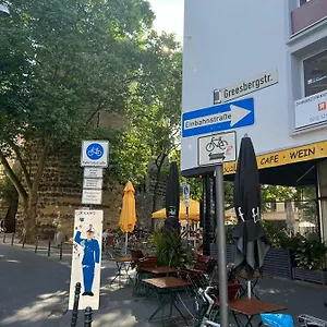 https://luxury-gemutliche-wohnung-in-eigelstein-koln.topcolognehotels.com